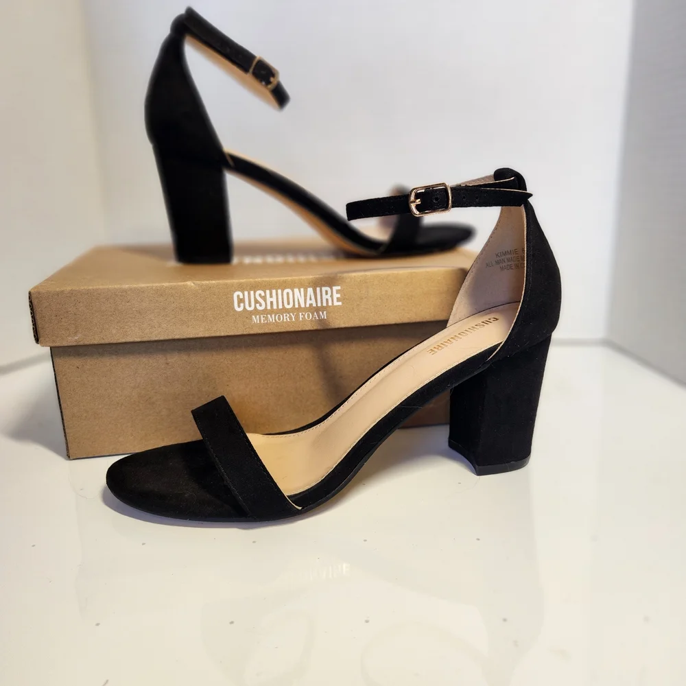 Cushionaire 'Kimmie' Black Microsuede Block Heels Womens 8